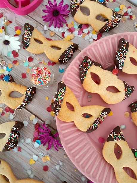 Máscaras de carnaval con pasta frolla Máscaras de carnaval con pasta frolla