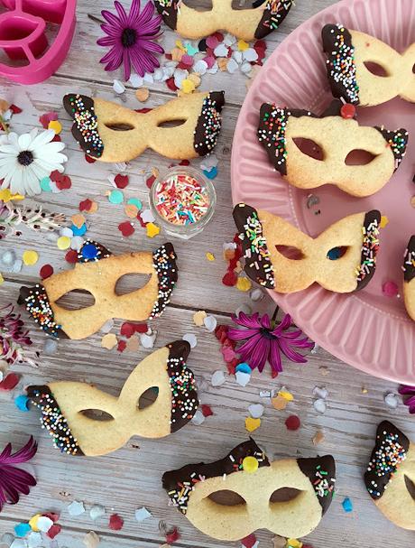 Máscaras de carnaval con pasta frolla Máscaras de carnaval con pasta frolla