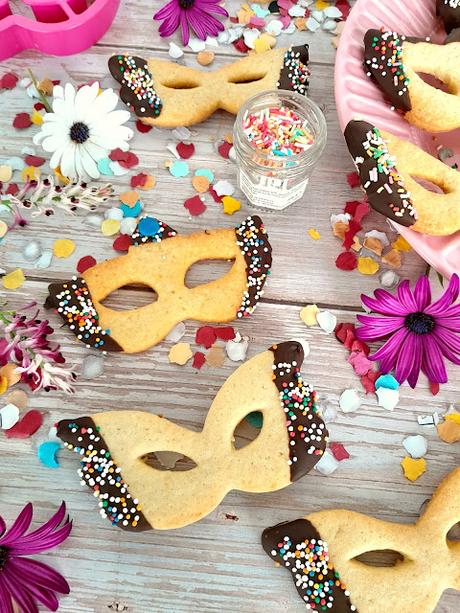 Máscaras de carnaval con pasta frolla Máscaras de carnaval con pasta frolla