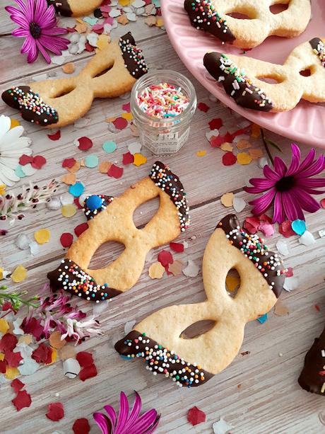 Máscaras de carnaval con pasta frolla Máscaras de carnaval con pasta frolla