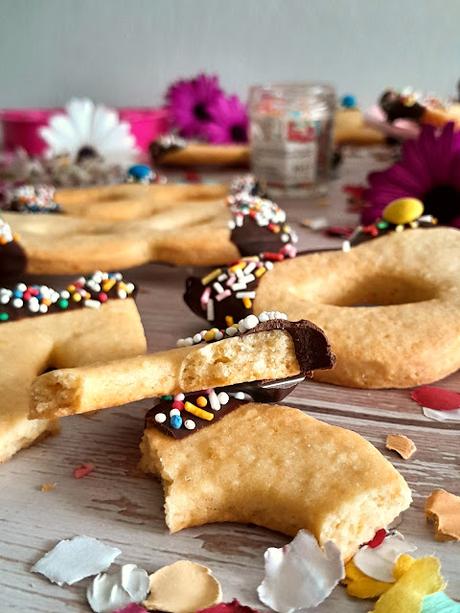 Máscaras de carnaval con pasta frolla Máscaras de carnaval con pasta frolla