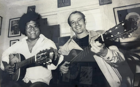 Todos los días les corresponde hablar a ellas Todos los días les corresponde hablar a ellas