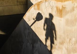 La mentira que habita bajo el Sol