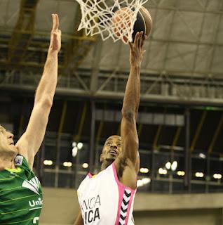 Calloway y Rubio destiñen al Unicaja (65-77)