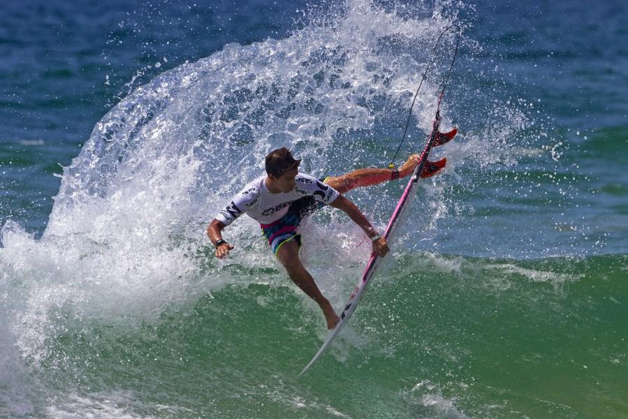 Sally Fitzgibbons y Matt Banting campeones del Australian Open of Surfing