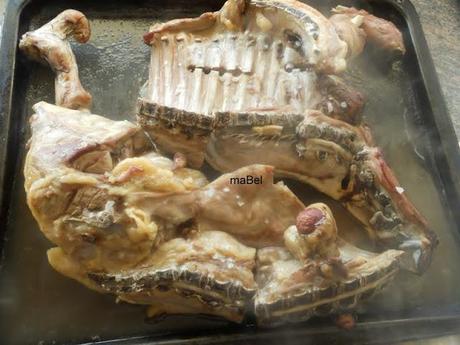 Cordero asado con agua y sal Cordero asado con agua y sal
