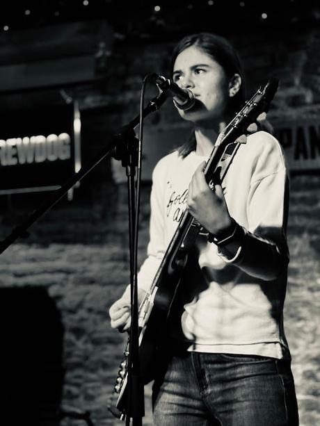 BLOGSSIPGIRL TE PRESENTA: MARIA BONILLA, LA SENSIBILIDAD Y FRESCURA DE UNA JOVEN CANTAUTORA. BLOGSSIPGIRL TE PRESENTA: MARIA BONILLA, LA SENSIBILIDAD Y FRESCURA DE UNA JOVEN CANTAUTORA.
