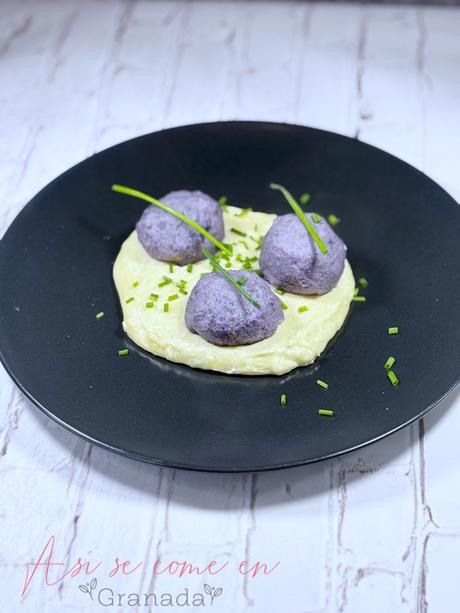 Bolas rellenas de patata morada Bolas rellenas de patata morada