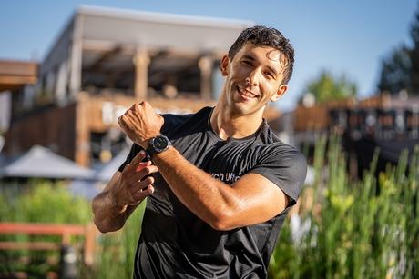 En competencia de obstáculos, deportistas e influencers prueban nuevo Galaxy Watch Ultra en laguna de Mall Sport