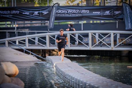 En competencia de obstáculos, deportistas e influencers prueban nuevo Galaxy Watch Ultra en laguna de Mall Sport