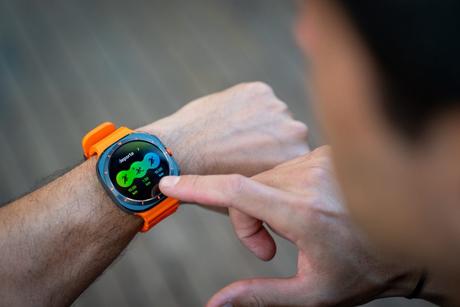 En competencia de obstáculos, deportistas e influencers prueban nuevo Galaxy Watch Ultra en laguna de Mall Sport