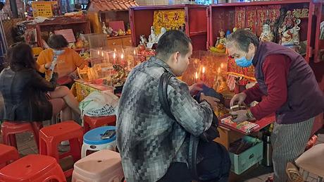 HONG KONG : UNA CIUDAD SORPRENDENTE HONG KONG : UNA CIUDAD SORPRENDENTE