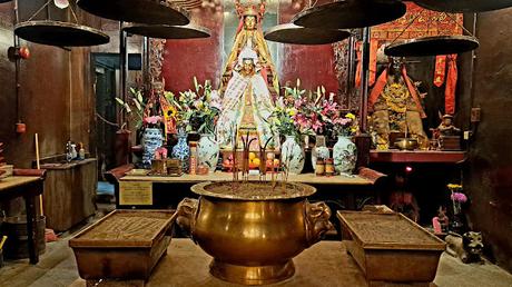 HONG KONG : UNA CIUDAD SORPRENDENTE HONG KONG : UNA CIUDAD SORPRENDENTE