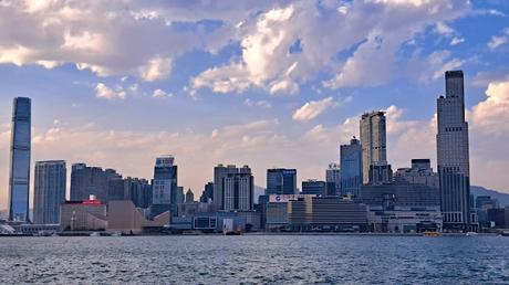 HONG KONG : UNA CIUDAD SORPRENDENTE HONG KONG : UNA CIUDAD SORPRENDENTE