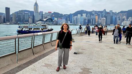 HONG KONG : UNA CIUDAD SORPRENDENTE HONG KONG : UNA CIUDAD SORPRENDENTE