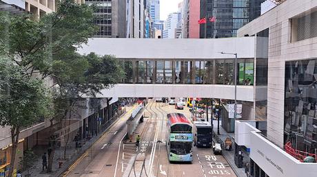 HONG KONG : UNA CIUDAD SORPRENDENTE HONG KONG : UNA CIUDAD SORPRENDENTE