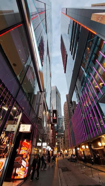 HONG KONG : UNA CIUDAD SORPRENDENTE HONG KONG : UNA CIUDAD SORPRENDENTE