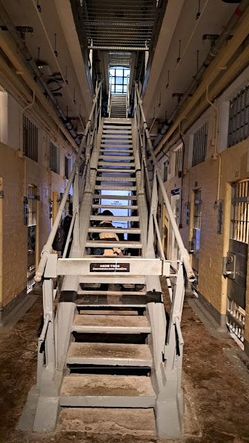 HONG KONG : UNA CIUDAD SORPRENDENTE HONG KONG : UNA CIUDAD SORPRENDENTE