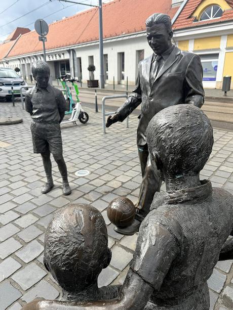 BUDAPEST: Cañoncito Pum BUDAPEST: Cañoncito Pum