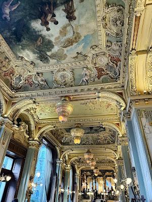 BUDAPEST: Café New York BUDAPEST: Café New York