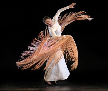 Poesía en movimiento con los místicos: «Amores-Maitasunak» Poesía en movimiento con los místicos: «Amores-Maitasunak»