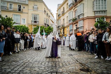 COFRADÍA DE NTRO. PADRE JESÚS NAZARENO DEL AMOR. LUNES SANTO EN CÁDIZ