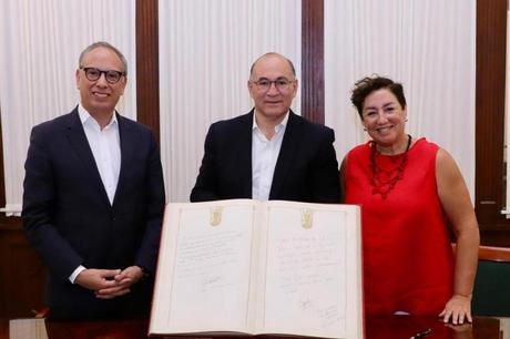 Alcalde Enrique Galindo fortalece lazos culturales de San Luis con Chile y Uruguay