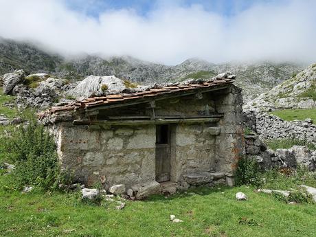 Poncebos-Senda del Cares-Canal de la Raya-Vega Maor-Ostón-Canal de Culiembru