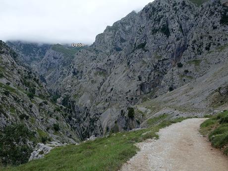 Poncebos-Senda del Cares-Canal de la Raya-Vega Maor-Ostón-Canal de Culiembru