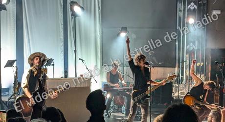 SANTERO Y LOS MUCHACHOS EN BEE WEEK: 'SEÑORAS Y SEÑORES, DÉJENSE DE HOSTIAS' [CRÓNICA]