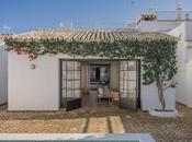 Encanto renovado: casa andaluza respira tradición modernidad