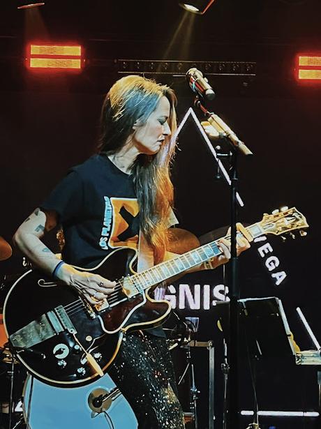 VEGA EN BEE WEEK: EMOCIÓN DESBORDADA [CRÓNICA]