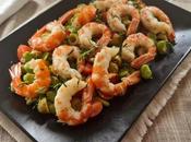 Ensalada habas frescas langostinos