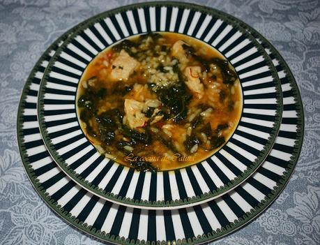 Arroz caldoso con pollo y espinacas
