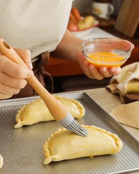 pintar empanada con huevo batido