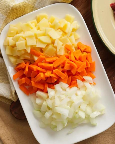verduras cortadas para relleno de empandas