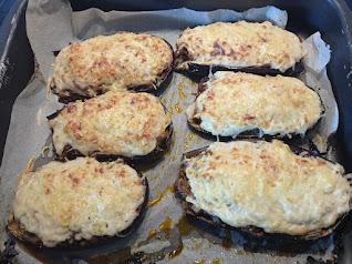 Berenjenas rellenas de pollo y champiñones