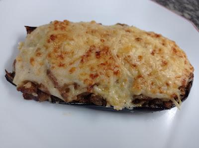 Berenjenas rellenas de pollo y champiñones