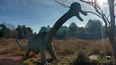 El dinosaurio de la C-58 en Vacarisses (Barcelona)