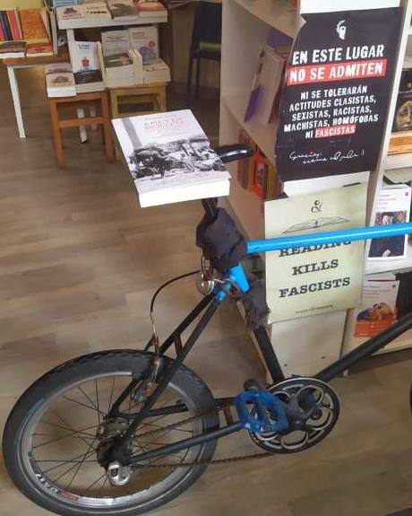 Dia 1 de #30diasenbici: A pie y en bicicleta por el continente negro