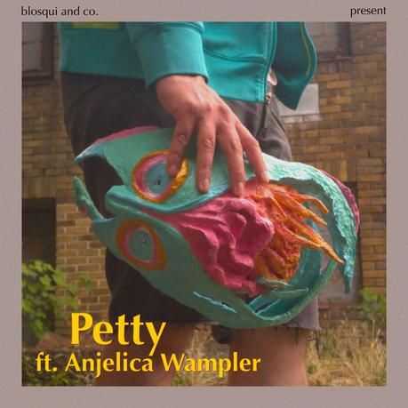 Cumbia electrónica y drama en inglés: blosqui estrena canción con Anjelica Wampler 🎶