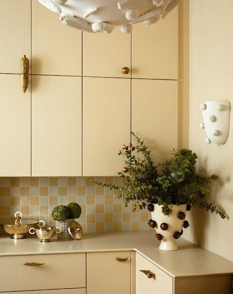 Amarillo mantequilla y Mocha Mousse: los colores de la primavera en Feng Shui Amarillo mantequilla y Mocha Mousse: los colores de la primavera en Feng Shui