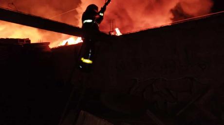Municipio de Soledad colabora en la extinción de incendio en Circuito Potosí Municipio de Soledad colabora en la extinción de incendio en Circuito Potosí