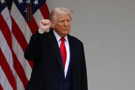 Trump impone aranceles globales y los compara con una cirugía: ‘El paciente sobrevivió y se está curando’ Trump impone aranceles globales y los compara con una cirugía: ‘El paciente sobrevivió y se está curando’