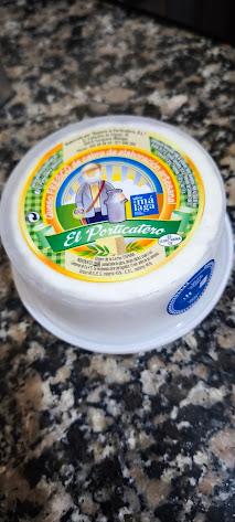 BACALAO CON QUSO FRESCO DE CABRA MALAGUEÑO SOBRE CAMA DE CEBOLLAS CARMELIZADAS Y MANZANA