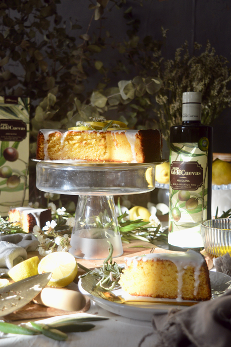 bizcocho-de-aceite-de-oliva-con-limón-y-salvia