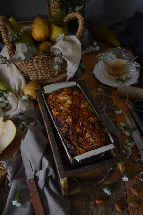 bizcocho-de-pera-y-almendra-con-canela