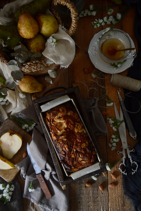 bizcocho-de-pera-y-almendra-con-canela