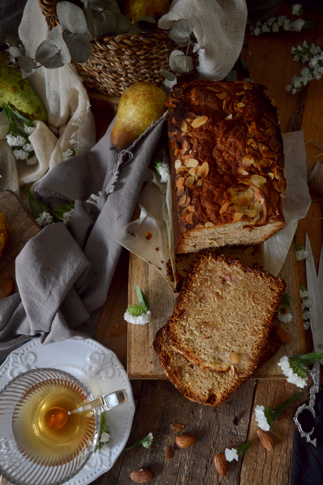 bizcocho-de-pera-y-almendra-con-canela