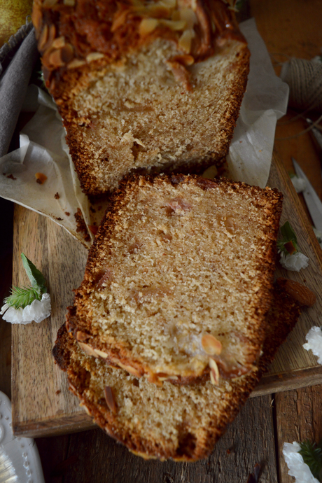 bizcocho-de-pera-y-almendra-con-canela